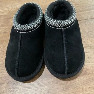 UGG Black Kids Slippers